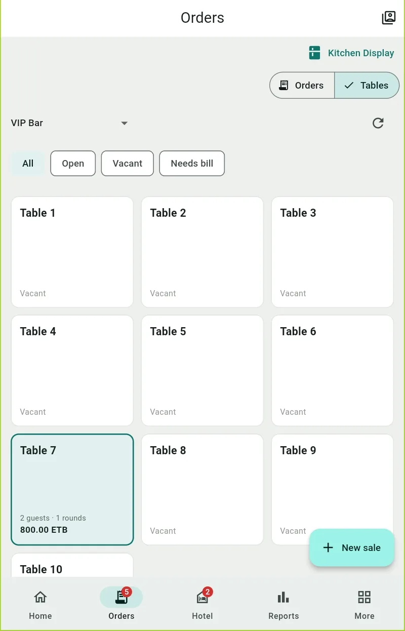Cache staff app table board showing open and vacant tables with guest counts